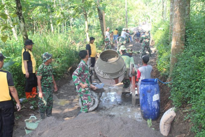 Betonisasi Jalan TMMD Sengkuyung Tahap II Dimulai Di Desa Mundu, Kecamatan Tulung Klaten