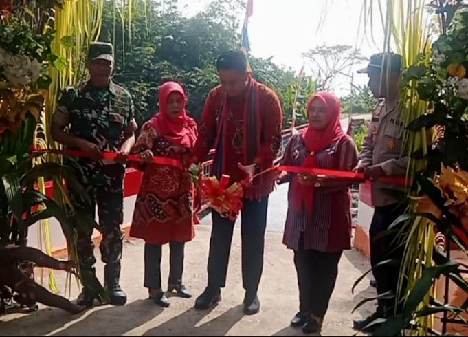 Bupati Klaten Hamenang Wajar Ismoyo Resmikan Jembatan Bogor, Desa Bener.