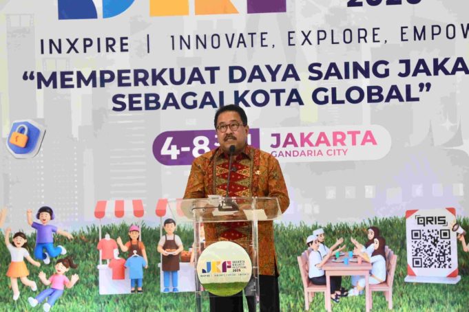 Wakil Gubernur (Wagub) DKI Jakarta, Rano Karno, menghadiri Jakarta Kreatif Festival (JKF) 2025 di Mal Gandaria City, Kebayoran Lama, Jakarta Selatan.