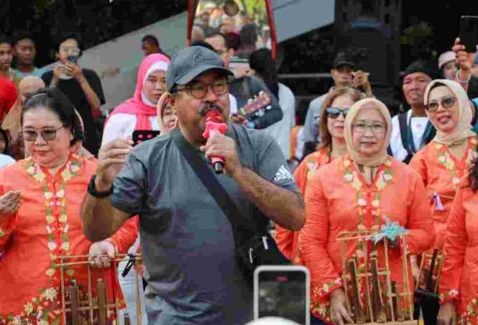 Wagub DKI Jakarta Bang Rano Karno Dorong Jakarta Jadi Kota Bahagian Melalui Pertunjukan Seni