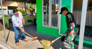 Koramil 22 Wonosari Dan Polsek Wonosari Gelar Karya Bakti Bersihkan Tempat Ibadah Di Desa Duwet Klaten