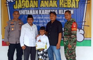 Babinsa Koramil 15 Polanharjo Hadiri Kegiatan Khitanan Massal Di Desa Wangen Klaten