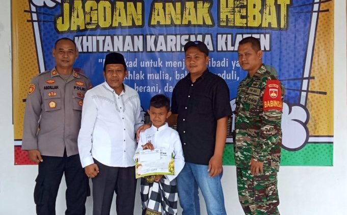 Babinsa Koramil 15 Polanharjo Hadiri Kegiatan Khitanan Massal Di Desa Wangen Klaten