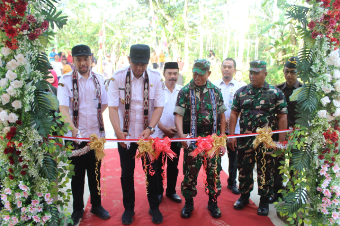 Dengan Semangat TMMD Mewujudkan Pemerataan Pembangunan Dan Ketahanan Nasional Di Wilayah, TMMD Sengkuyung Tahap II Tahun 2025 Desa Mundu Tulung Klaten Ditutup