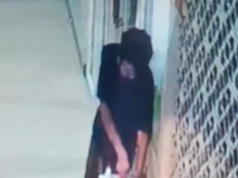 Aksi Pencurian Kotak Amal Terekam CCTV Masjid Al Bayan Di Desa Rawa Burung, Tangerang