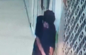 Aksi Pencurian Kotak Amal Terekam CCTV Masjid Al Bayan Di Desa Rawa Burung, Tangerang