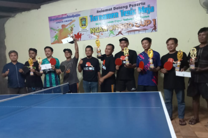 Sukses, Pemerintah Desa Ngawonggo Gelar Turnamen Tenes meja Piala Ngawonggo Cup