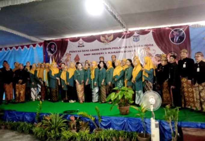 Gelar Pentas Seni Bangkitkan Kreatifitas Jiwa Seni Para Siswa di SMP Negeri 1 Karangdowo