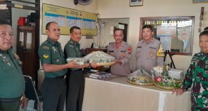 Forkopimcam Jatinom Tingkatkan Sinergi Melalui Kejutan Hut Bhayangkara Ke-79 Untuk Polsek Jatinom