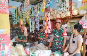 Babinsa Koramil 07/Wedi Cek Harga Sembako Di Pasar Wedi Klaten, Ini Kata Pedagang
