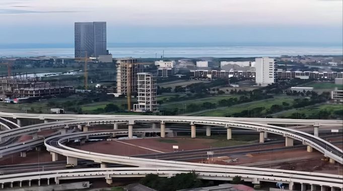 Ironi Proyek Tol Kalitaraja.