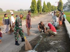 Bersama Warga Babinsa Koramil 22/Wonosari Karya Bakti Pembersihan Jalan Di Desa Bentangan Klaten