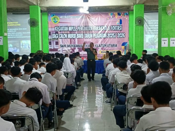 Danramil 24/Klaten Utara Berikan Wawasan Kebangsaan Siswa Baru SMK Muhammadiyah 3 Klaten Utara