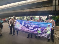 Operasi Patuh Jaya 2025 Dimulai, Satlantas Jakbar Bagikan Brosur Dan Edukasi Pengguna Jalan