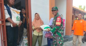 Babinsa Koramil 22/Wonosari Monitoring Dan Dampingi Penyaluran Bantuan Pangan Beras Di Wilayah Kecamatan Wonosari Klaten