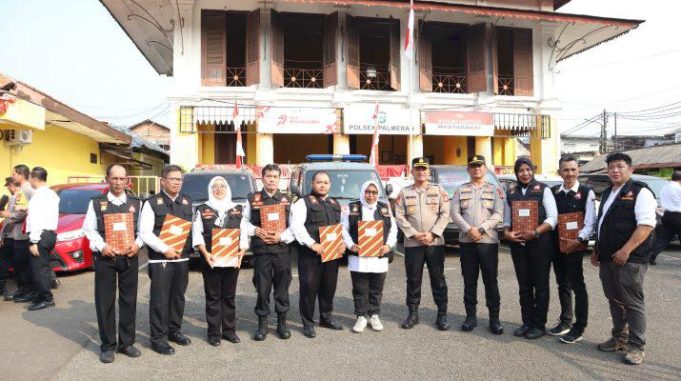 Wujud Apresiasi, Polsek Palmerah Berikan Penghargaan kepada 8 Anggota Citra Bhayangkara