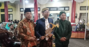 Puncak Peringatan Hari Jadi Kabupaten Klaten ke -221 Dan HUT RI ke – 80 Pemerintah Kecamatan Polanharjo Gelar Wayang Kulit.