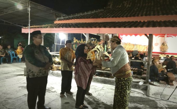 Bersih Desa Sebagai Wujud Rasa Syukur Warga Desa Soko Gelar Wayangan.