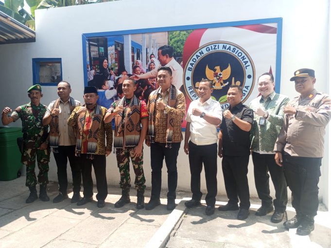 Lounching Dapur Makan Bergizi Gratis (MBG) 002 Di Gombang Cawas.