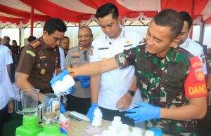 Kejari Klaten Gelar Pemusnahan Barang Rampasan Inkracht, Dandim 0723/Klaten: Bukti Transparansi Hukum Dan Jaga Ketertiban Masyarakat