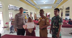 Babinsa Kebonarum Kawal Penyaluran BLT Dana Desa Tahap IX Desa Jetis Klaten Selatan