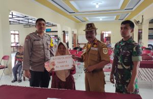 Babinsa Kebonarum Kawal Penyaluran BLT Dana Desa Tahap IX Desa Jetis Klaten Selatan