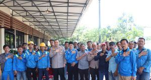 “Bakti Sosial Polres Priok berikan bantuan kepada Buruh Tenaga Kerja Bongkar Muat Pelabuhan”