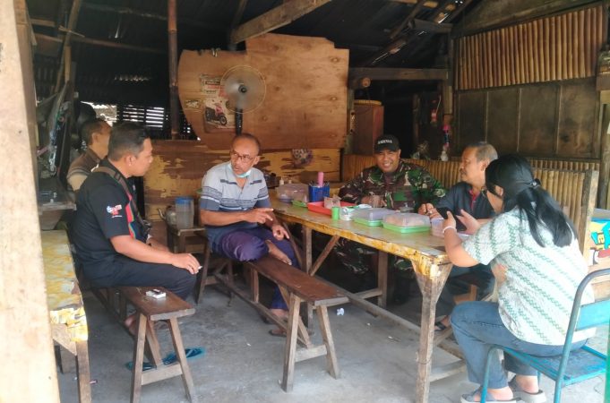 Babinsa Klaten Utara Dan Pendeta GKJ Jonggrangan Wujudkan Kerukunan Umat Di Klaten Utara