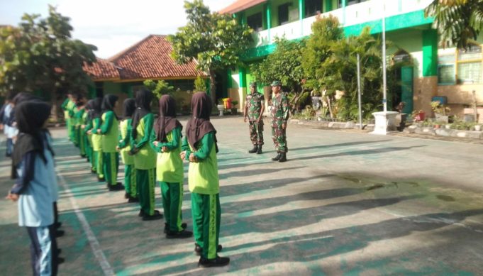 Koramil 01/Kota Klaten Dorong Pembentukan Karakter Dan Kepemimpinan Pelajar MTs N 2 Klaten