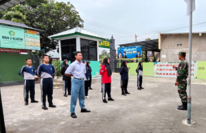 Babinsa Koramil 09/Prambanan Beri Latihan Ekstrakurikuler PBB Di MAN 3 Klaten
