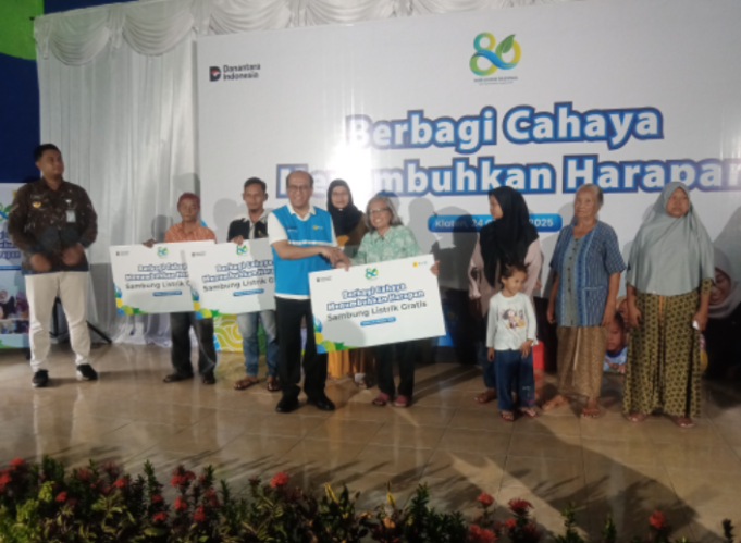 Peringati Hari Listrik Nasional ke 80, PT PLN (Persero) dan Bupati Klaten Terangi Harapan Kab Klaten