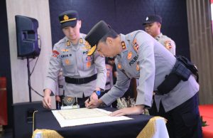 Pimpin Sertijab dan Pengantar Purna Tugas, Kadivhumas Polri Tekankan untuk Selalu Berbuat yang Terbaik