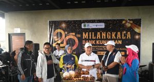 RAYAKAN HUT KE-20 BANK KUNINGAN DI LAPANGAN MINI SOCCER ROYAL HORSE