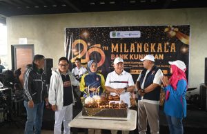 RAYAKAN HUT KE-20 BANK KUNINGAN DI LAPANGAN MINI SOCCER ROYAL HORSE