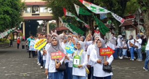 Peringati Hari Kesehatan Nasional Dinkes Kabupaten Klaten Gelar Jalan Sehat.