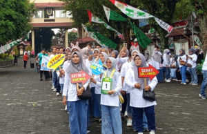 Peringati Hari Kesehatan Nasional Dinkes Kabupaten Klaten Gelar Jalan Sehat.