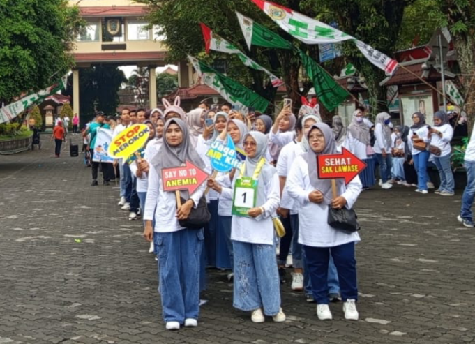 Peringati Hari Kesehatan Nasional Dinkes Kabupaten Klaten Gelar Jalan Sehat.