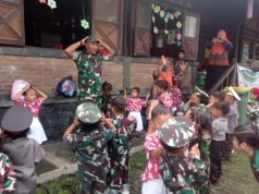Babinsa Kemudo Kenalkan Profesi TNI Di KB Bina Putra Husada Prambanan Klaten