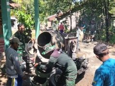 Karya Bakti Bangun Desa Sembung Klaten, Babinsa Koramil 07/Wedi Gotong Royong Betonisasi Jalan