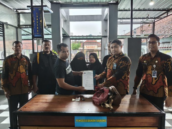PETUGAS LAPAS KLATEN LAKUKAN PENGGELEDAHAN LAYANAN KUNJUNGAN LAPAS, GAGALKAN UPAYA PENYELUNDUPAN OBAT OBATAN TERLARANG