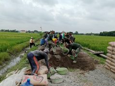 Gotong Royong TNI Dan Warga Warnai Betonisasi Jalan Pertanian Desa Mlese Klaten Pada KBMKB Ke-32 TA 2026