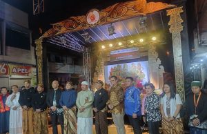 Kirab Umbul Mantram Sangat Meriah Sekali