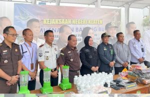 PERKUAT SINERGITAS, KALAPAS KLATEN PENUHI UNDANGAN KEJARI KLATEN, HADIRI PEMUSNAHAN BARANG BUKTI DI KEJARI KLATEN BERSAMA FORKOPIMDA