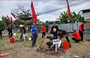 DPC PDIP Kota Surakarta Menggelar Aksi Penanaman Pohon 1001 Serempak di 5 Kecamatan