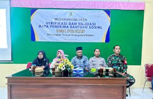 Babinsa Koramil 19/Trucuk Hadiri MUSDES Verifikasi dan Validasi Bansos Desa Puluhan Klaten