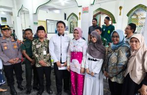 1.000 Porsi Bubur Samin Dibagikan Secara Gratis di Masjid Darussalam
