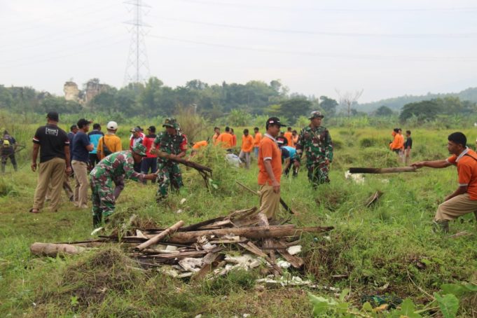 Kodim 0723/Klaten Hadiri Gerakan Klaten Asri Melalui Karya Bakti di Rowo Jombor
