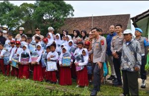 MOMEN HARU KAPOLRES KUNINGAN di SDN 3 SUKADANA : SEKOLAH KECIL, SEMANGAT BESAR KUNINGAN