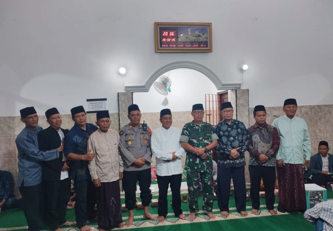 Danramil 09/Prambanan Hadiri Tarawih Keliling Forkopimcam di Masjid Al Hikmah Geneng Klaten
