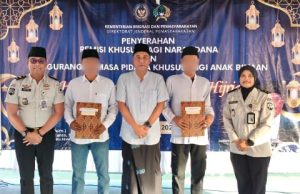 Lapas Klaten Gelar Sholat Idul Fitri Bersama, Serta Penyerahan Remisi Khusus Bagi Narapidana Dan Pengurangan Masa Pidana Khusus Bagi Anak Binaan Sejumlah 120 Narapidana.
